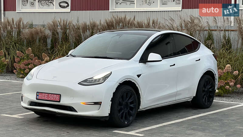 Tesla Model Y 2022