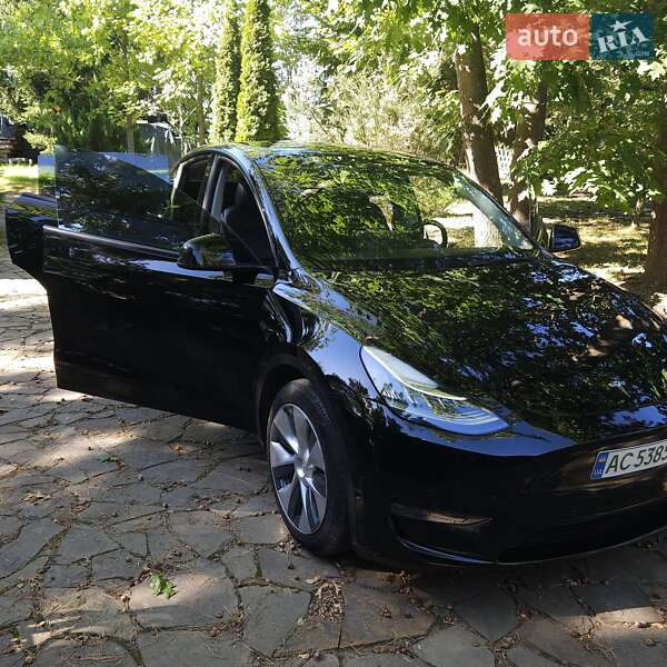 Седан Tesla Model Y 2022 в Луцьку
