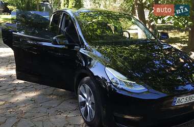 Седан Tesla Model Y 2022 в 