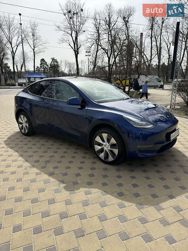 Внедорожник / Кроссовер Tesla Model Y 2021 в Киеве