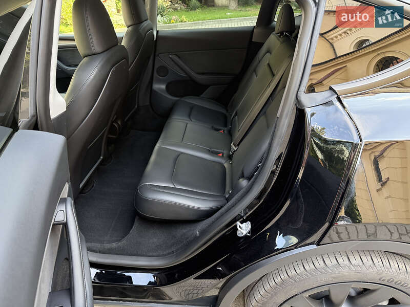 Внедорожник / Кроссовер Tesla Model Y 2023 в Львове