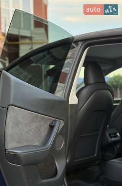 Позашляховик / Кросовер Tesla Model Y 2022 в 