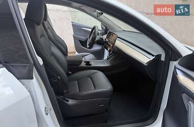Позашляховик / Кросовер Tesla Model Y 2023 в 