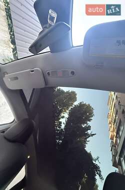 Позашляховик / Кросовер Tesla Model Y 2023 в 