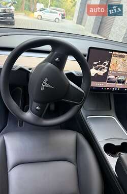 Позашляховик / Кросовер Tesla Model Y 2023 в 