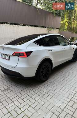 Позашляховик / Кросовер Tesla Model Y 2023 в 