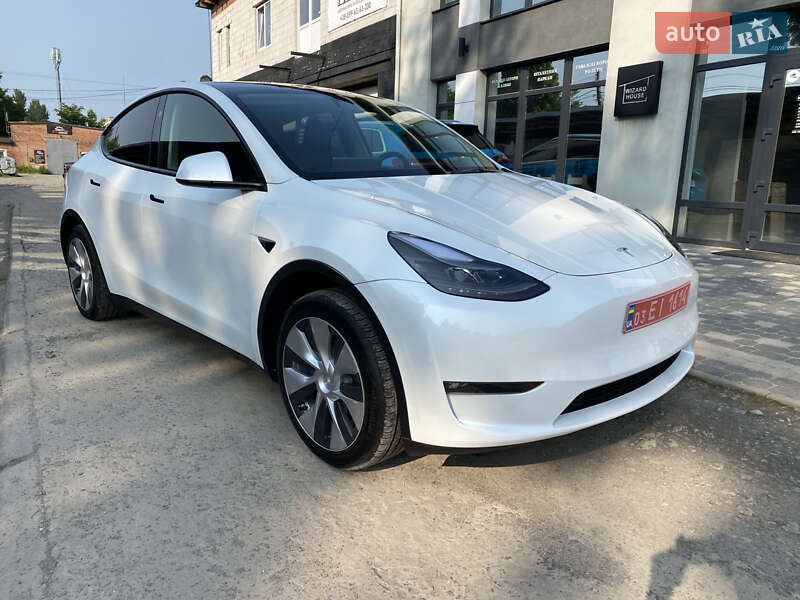 Позашляховик / Кросовер Tesla Model Y 2023 в 