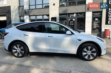 Позашляховик / Кросовер Tesla Model Y 2023 в 