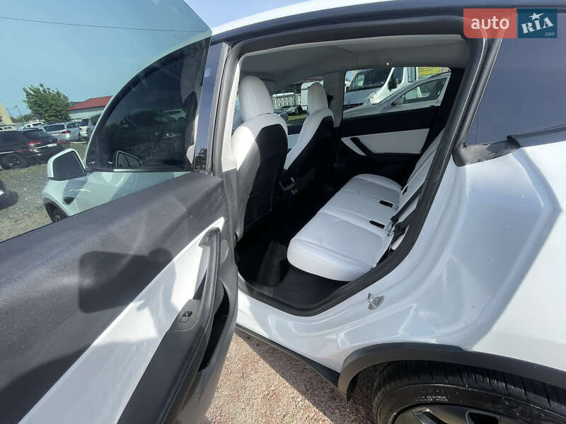Внедорожник / Кроссовер Tesla Model Y 2022 в Луцке