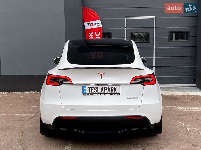 Позашляховик / Кросовер Tesla Model Y 2024 в Києві