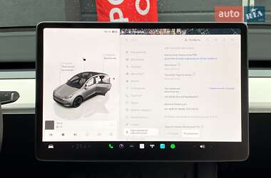 Позашляховик / Кросовер Tesla Model Y 2024 в 