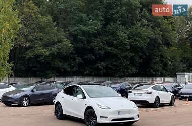 Позашляховик / Кросовер Tesla Model Y 2024 в 