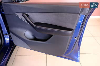 Внедорожник / Кроссовер Tesla Model Y 2021 в 