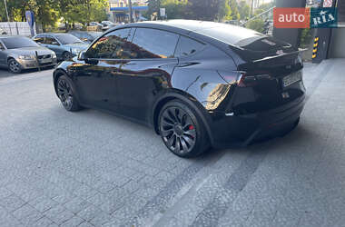 Позашляховик / Кросовер Tesla Model Y 2021 в 