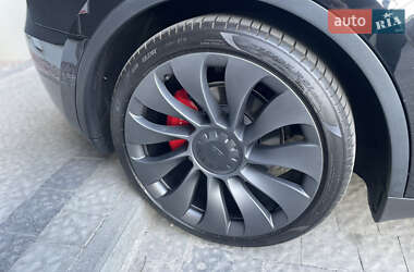Позашляховик / Кросовер Tesla Model Y 2021 в 