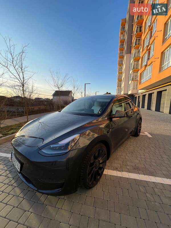 Tesla Model Y 2022