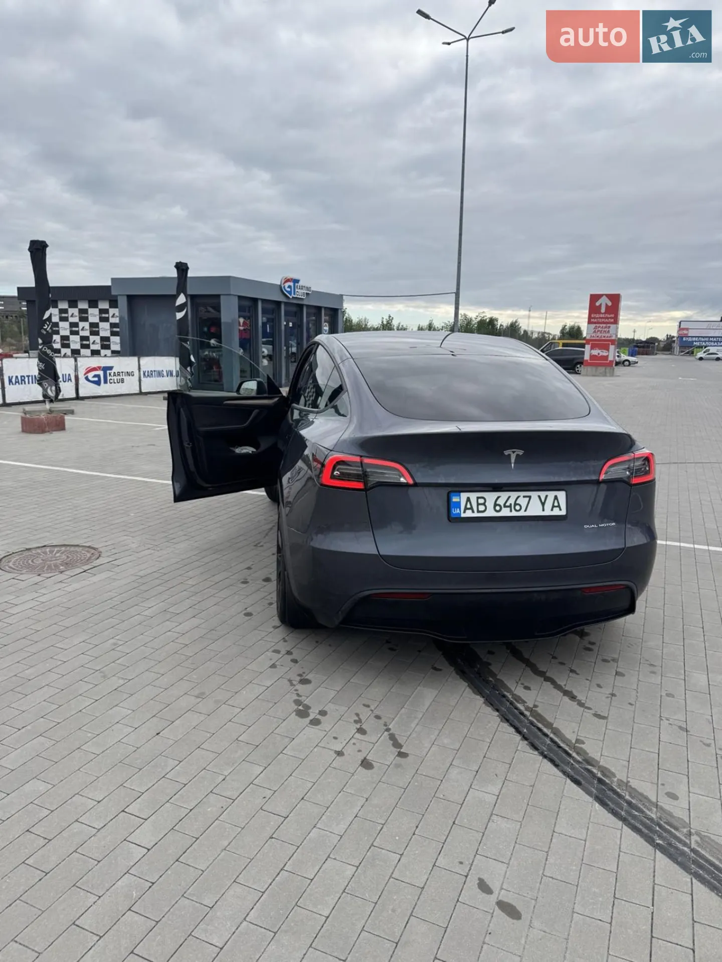 2023 Tesla Model Y - мініатюра 2