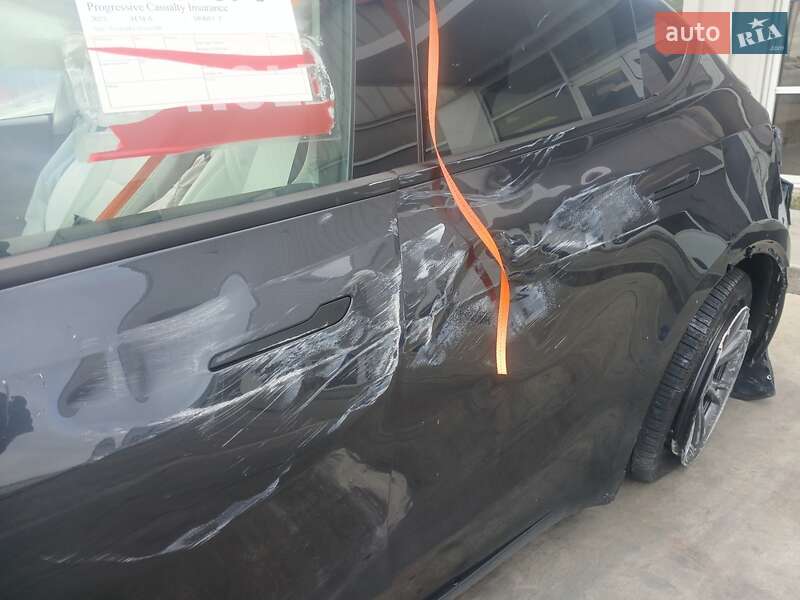 Позашляховик / Кросовер Tesla Model Y 2025 в Луцьку