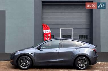 Позашляховик / Кросовер Tesla Model Y 2023 в 