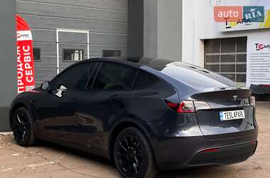 Позашляховик / Кросовер Tesla Model Y 2024 в 
