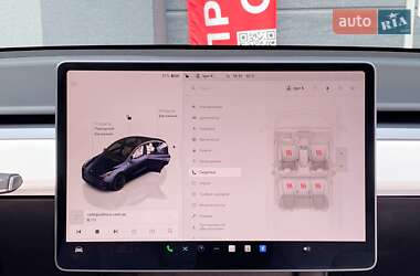 Позашляховик / Кросовер Tesla Model Y 2024 в 