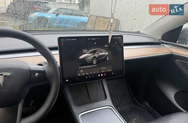 Позашляховик / Кросовер Tesla Model Y 2024 в 