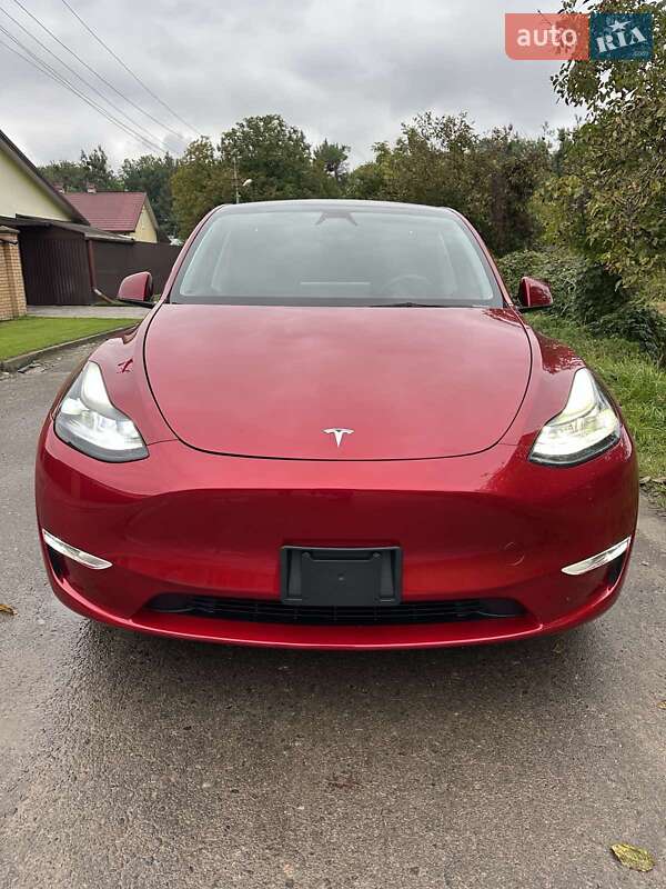 Позашляховик / Кросовер Tesla Model Y 2024 в 