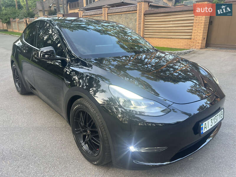 Позашляховик / Кросовер Tesla Model Y 2023 в Києві
