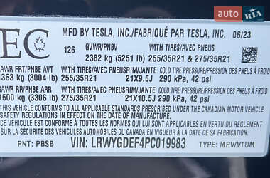 Позашляховик / Кросовер Tesla Model Y 2023 в 
