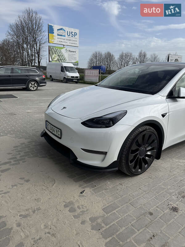 Tesla Model Y 2023