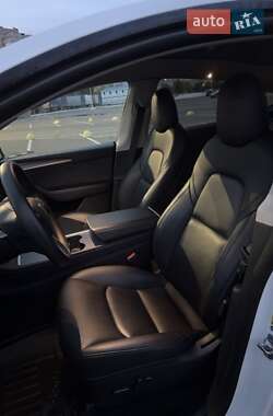 Внедорожник / Кроссовер Tesla Model Y 2022 в 