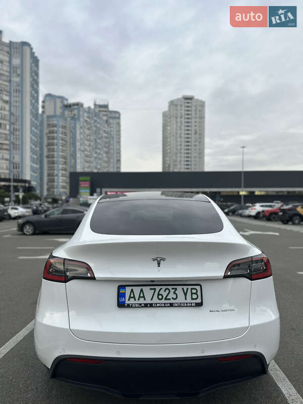 Позашляховик / Кросовер Tesla Model Y 2021 в Києві