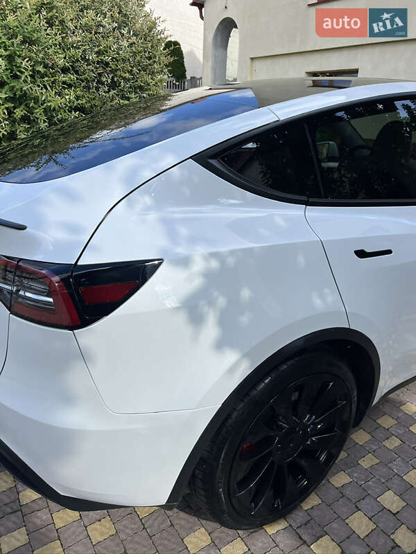 Позашляховик / Кросовер Tesla Model Y 2023 в Тернополі