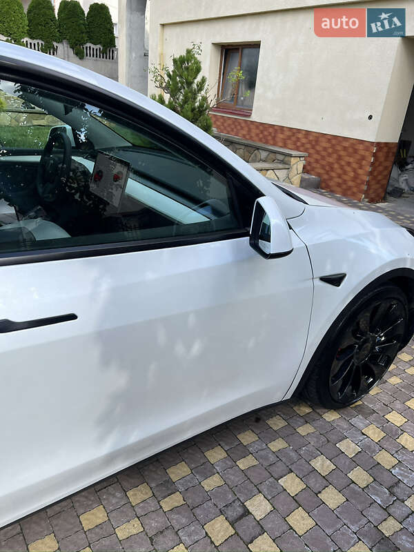 Позашляховик / Кросовер Tesla Model Y 2023 в Тернополі