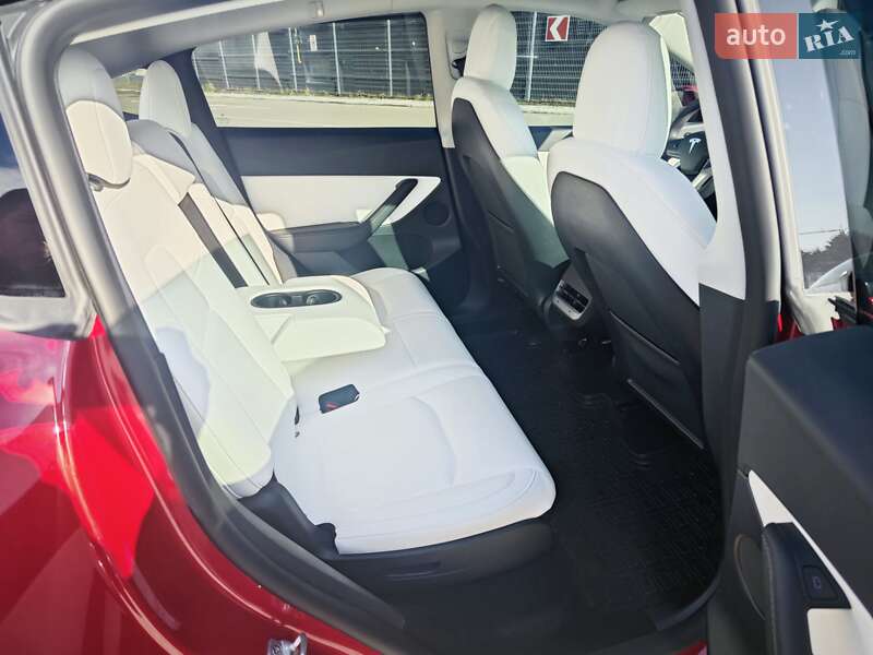 Позашляховик / Кросовер Tesla Model Y 2022 в Львові