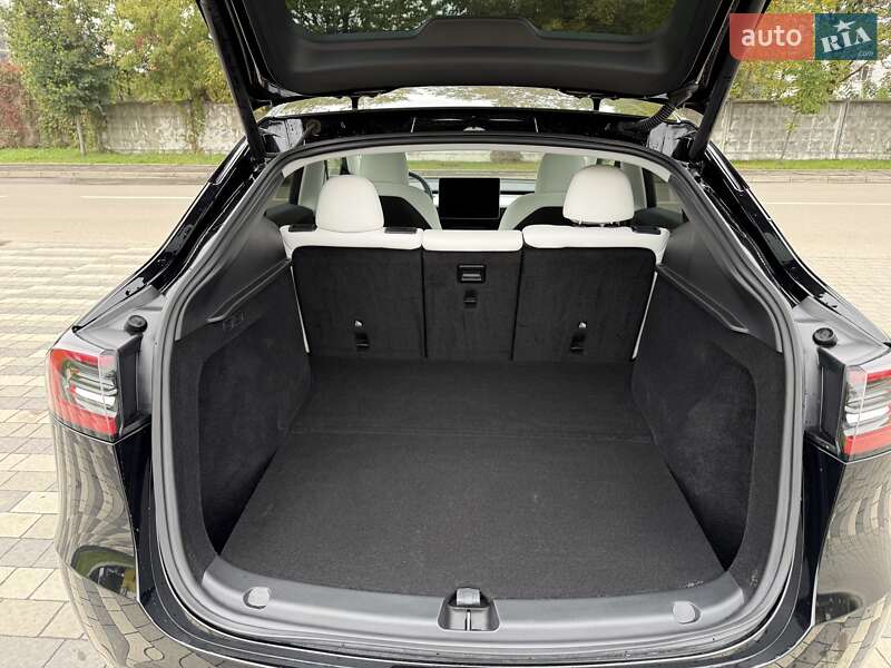 Внедорожник / Кроссовер Tesla Model Y 2023 в Львове