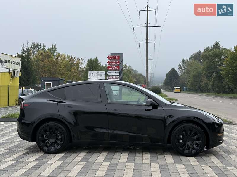 Внедорожник / Кроссовер Tesla Model Y 2023 в Львове