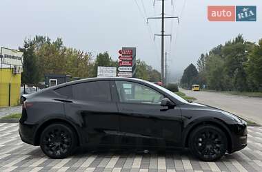 Позашляховик / Кросовер Tesla Model Y 2023 в 