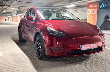 Позашляховик / Кросовер Tesla Model Y 2024 в 