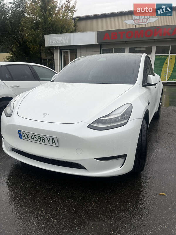 Внедорожник / Кроссовер Tesla Model Y 2021 в 