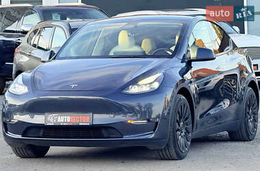 Позашляховик / Кросовер Tesla Model Y 2024 в 