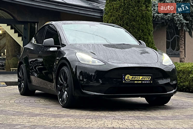 Tesla Model Y 2024