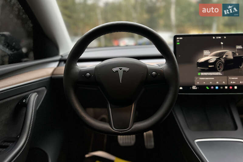 Позашляховик / Кросовер Tesla Model Y 2024 в Львові