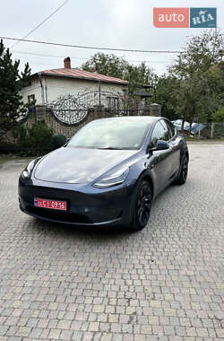 Позашляховик / Кросовер Tesla Model Y 2023 в 