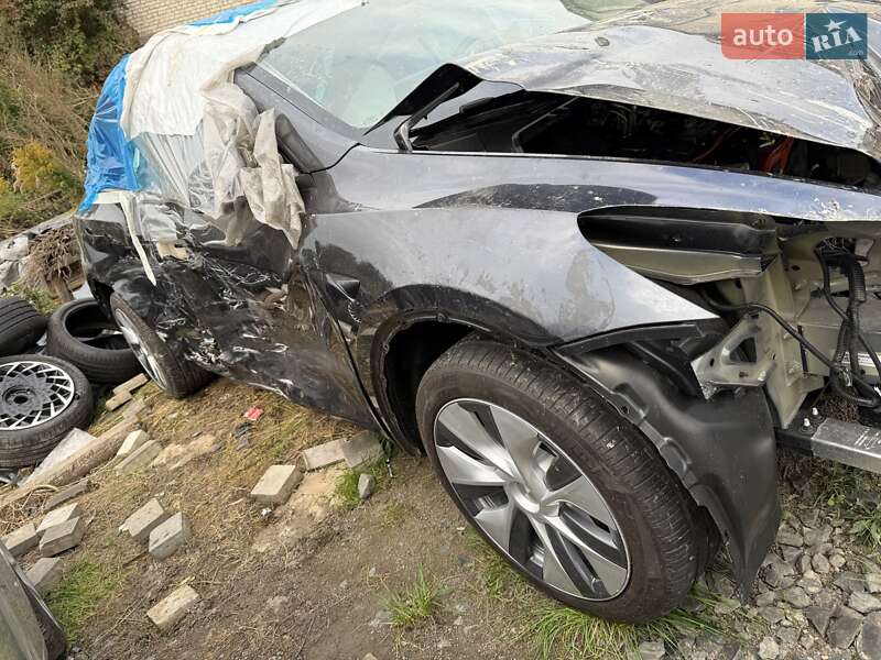 Позашляховик / Кросовер Tesla Model Y 2025 в Луцьку