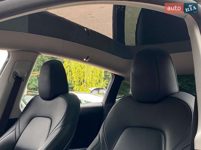 Внедорожник / Кроссовер Tesla Model Y 2022 в Киеве