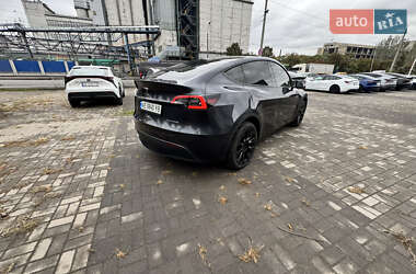 Внедорожник / Кроссовер Tesla Model Y 2024 в 