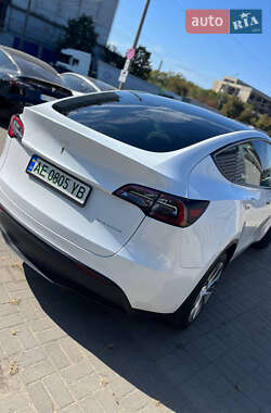 Внедорожник / Кроссовер Tesla Model Y 2024 в 