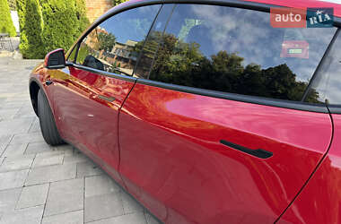 Позашляховик / Кросовер Tesla Model Y 2023 в 