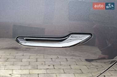 Внедорожник / Кроссовер Tesla Model Y 2023 в 